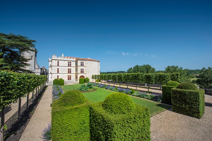 © Dan Courtice - Bourdeilles Int - Exterieur - DAN_0486