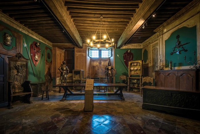 Salle d'arme © Dan Courtice - Bourdeilles